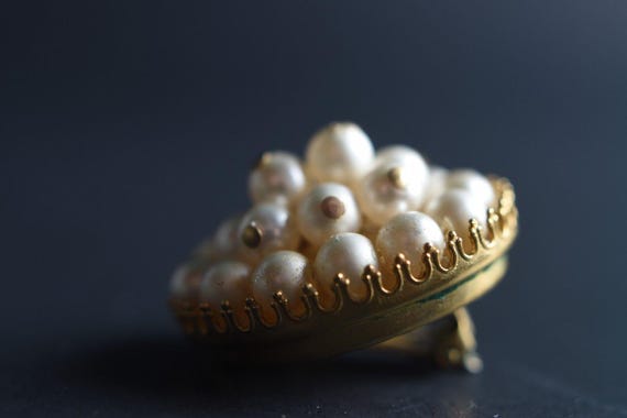 1940s-1950s Richelieu Signed Faux Pearl & Gold To… - image 8