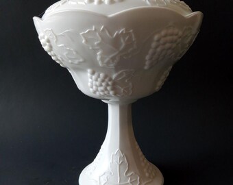 1960s Colony Indiana Harvest Milk Glass Wedding Pedestal Bowl w Lid (AS IS)