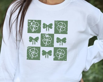Checkered St Patrick's Day Sweatshirt,Retro Lucky Shamrock Sweatshirt,Lucky Charm Sweatshirt,St Patricks Coquette Sweat,Coquette St Patty's
