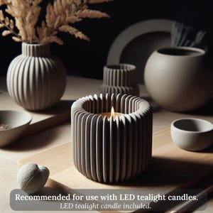 Ribbed Tealight Candle Holder