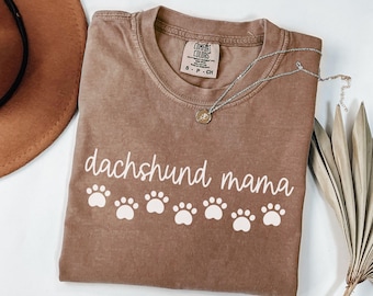 Comfort Colors® Dachshund Shirt, Dachshund Mama Shirt, Doxie Mama Shirt, Dachshund Shirt, Dachshund Mom Gift, Dachshund Lover Gift,Dog Lover