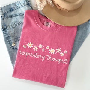 Comfort Colors® Respiratory Therapist Shirt, Pulmonology Tee, Daisy Respiratory Therapy Shirt,Gift For Respiratory Therapist Gifts,RT Tshirt Crunchberry