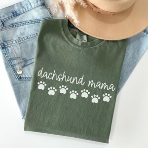 Comfort Colors® Dachshund Shirt, Dachshund Mama Shirt, Doxie Mama Shirt, Dachshund Shirt, Dachshund Mom Gift, Dachshund Lover Gift,Dog Lover Moss