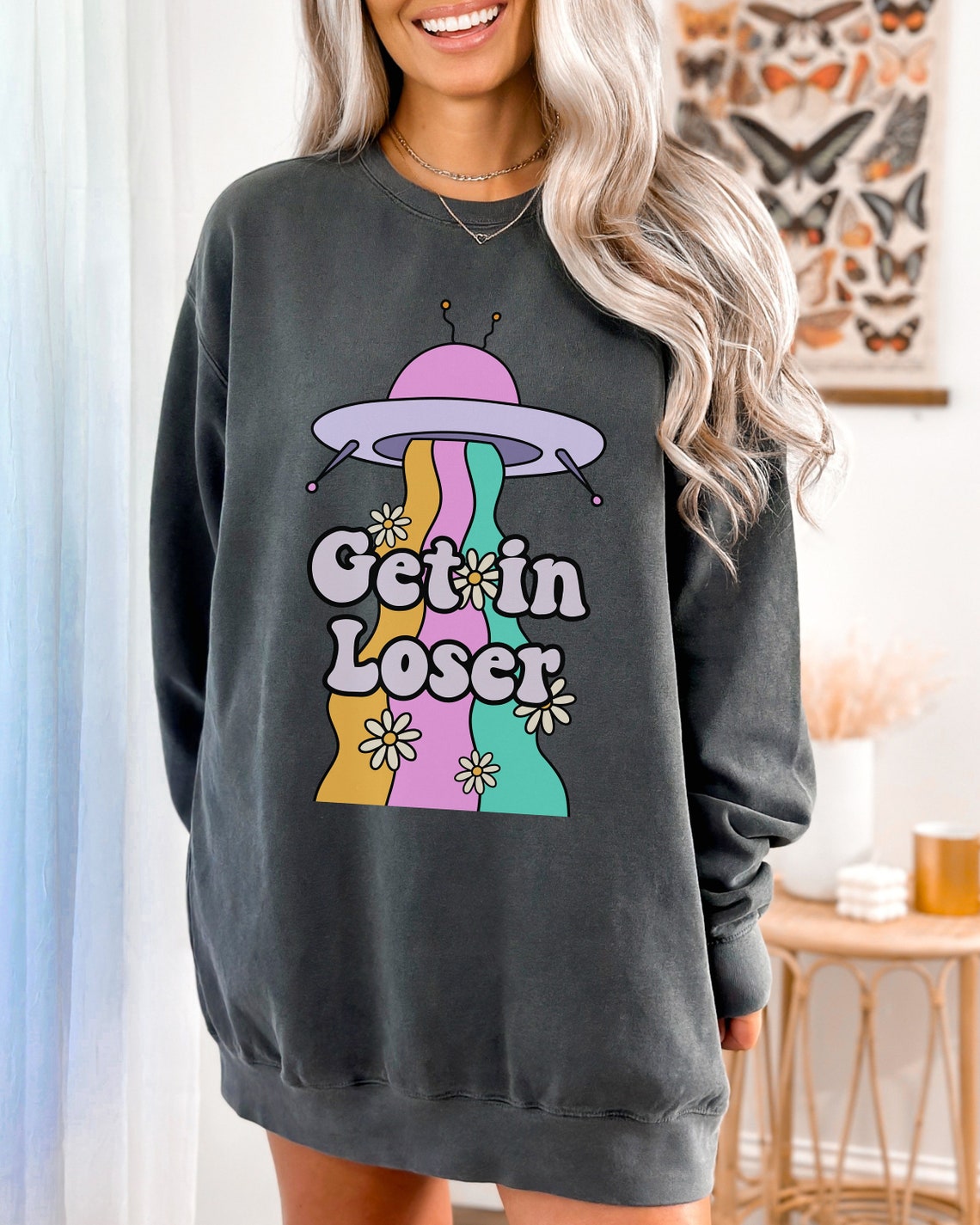 Comfort Colors Funny UFO Sweatshirt, Retro Alien Graphic Sweatshirt ...