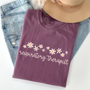 Comfort Colors® Respiratory Therapist Shirt, Pulmonology Tee, Daisy Respiratory Therapy Shirt,Gift For Respiratory Therapist Gifts,RT Tshirt Berry