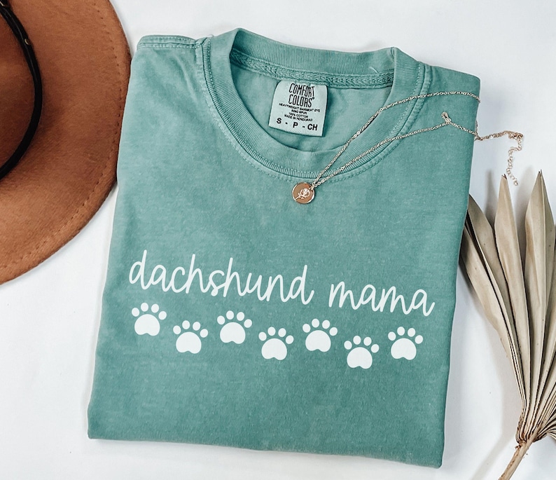 Comfort Colors® Dachshund Shirt, Dachshund Mama Shirt, Doxie Mama Shirt, Dachshund Shirt, Dachshund Mom Gift, Dachshund Lover Gift,Dog Lover Light Green