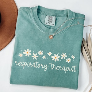 Comfort Colors® Respiratory Therapist Shirt, Pulmonology Tee, Daisy Respiratory Therapy Shirt,Gift For Respiratory Therapist Gifts,RT Tshirt