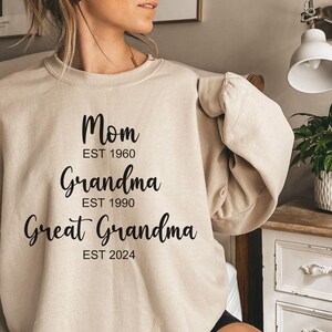 Personalized Grandma Sweatshirt, Great Grandma Sweatshirt,Gift for Grandmother,Custom Grandma Sweatshirt,Gift For Grandma,Mother&#39;s Day Gift