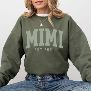 Mimi Est Sweatshirt, Mimi Est 2024 Sweatshirt, Custom Mimi Sweatshirt, Mimi Gift, New Grandma Gift, Mimi Sweater, Christmas Gift for Mimi