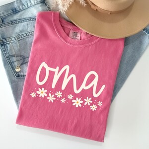 Camiseta de abuela con colores cómodos, camiseta de abuela con flores silvestres, regalo para abuela, regalo para abuela primeriza, anuncio de embarazo, abuela alemana, camiseta para abuela Crunchberry