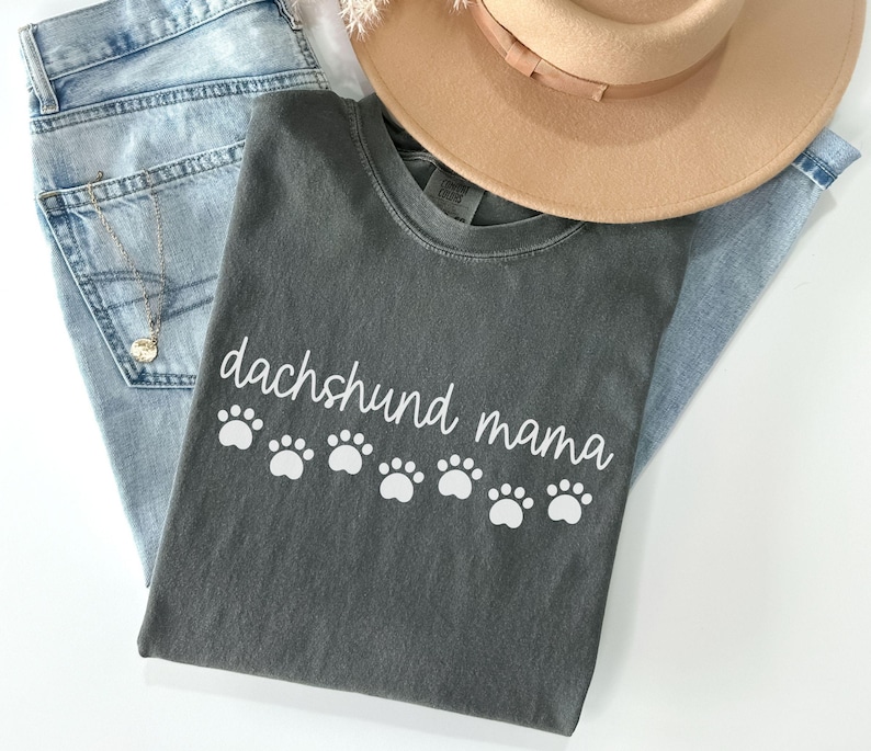 Comfort Colors® Dachshund Shirt, Dachshund Mama Shirt, Doxie Mama Shirt, Dachshund Shirt, Dachshund Mom Gift, Dachshund Lover Gift,Dog Lover Pepper