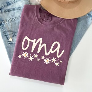 Camiseta de abuela con colores cómodos, camiseta de abuela con flores silvestres, regalo para abuela, regalo para abuela primeriza, anuncio de embarazo, abuela alemana, camiseta para abuela Berry