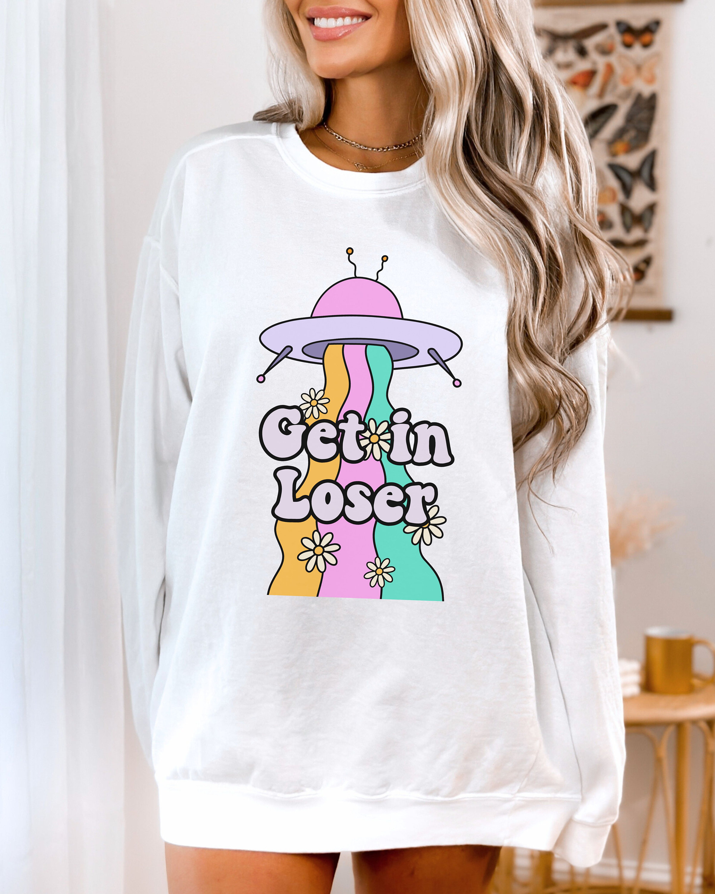 Comfort Colors Funny UFO Sweatshirt, Retro Alien Graphic Sweatshirt ...