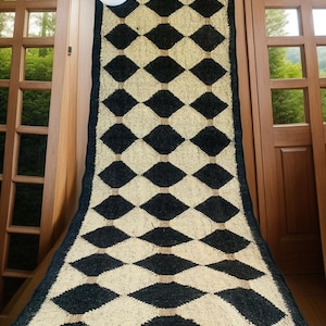 Handwoven Wool Jute Kilim Rug: Traditional Indian Design