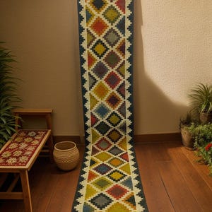 Handwoven Wool Jute Kilim Rug: Traditional Indian Design