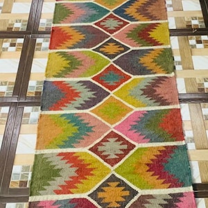 Handwoven Wool Jute Kilim Rug: Traditional Indian Design