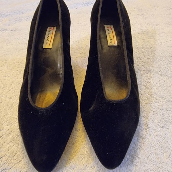 Talbots Dress Heels 9.5M Genuine Leather Sole, Made in Italy, Never Worn, Leather insole and lining