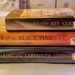 Clio Gray  1.49 ea. Books Pre-owned - Mystery
