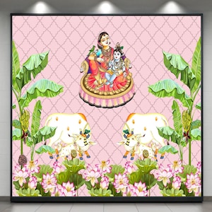 Pode incluir: Uma peça de arte de parede decorativa com uma imagem central de duas figuras em trajes tradicionais, sobre um fundo rosa padronizado. A obra de arte inclui motivos florais e animais, com uma paleta de cores vibrantes.