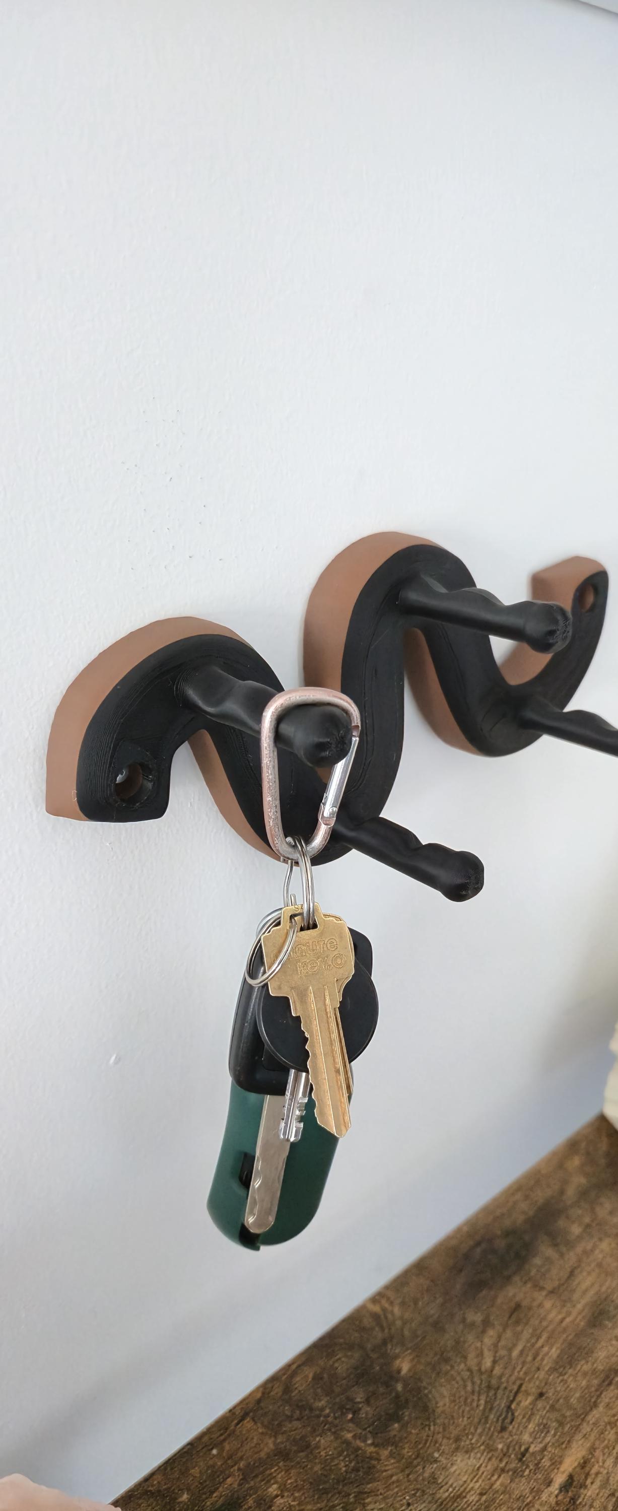 Modern Wavy Wall Key Holder | Sculptural Entryway Hook | Minimalist Key Rack for Hallway or Home | Decorative Wall-Mounted Organizer