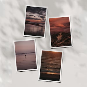 Set di 4 cartoline artistiche costiere - Fotografie di tramonti suggestivi di oceano, spiaggia, cielo e natura / Cartoline fotografiche minimaliste ed estetiche per diario