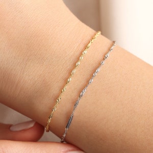 Twist Chain Bracelet • Dainty Minimalist Jewelry • Perfect for Everyday Wear • Gift for Mom • Gold Bracelet • Chain Bracelet• Christmas Gift