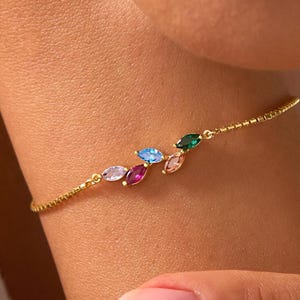 Custom Birthstone Bracelet, Leaf Birthstone Bracelet, Family Birthstone Bracelet, Grandma Gift, Birthday Gift, Christmas Gift for Mom