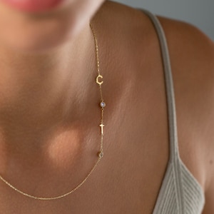Collar con inicial de piedra de nacimiento, collar con inicial de plata, collar con piedra de nacimiento familiar, collar con letras, regalo de Navidad, oferta del Black Friday