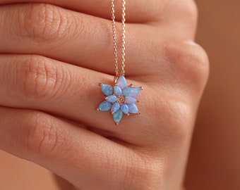 Colar de flor de lótus com opala branca: prata esterlina, presente elegante