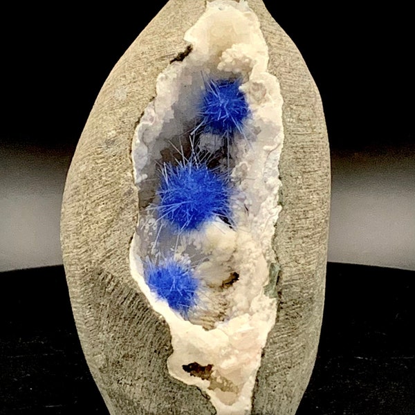 Kwartsgeode en Marokkaans blauw magnesiet - Blauw rutiel