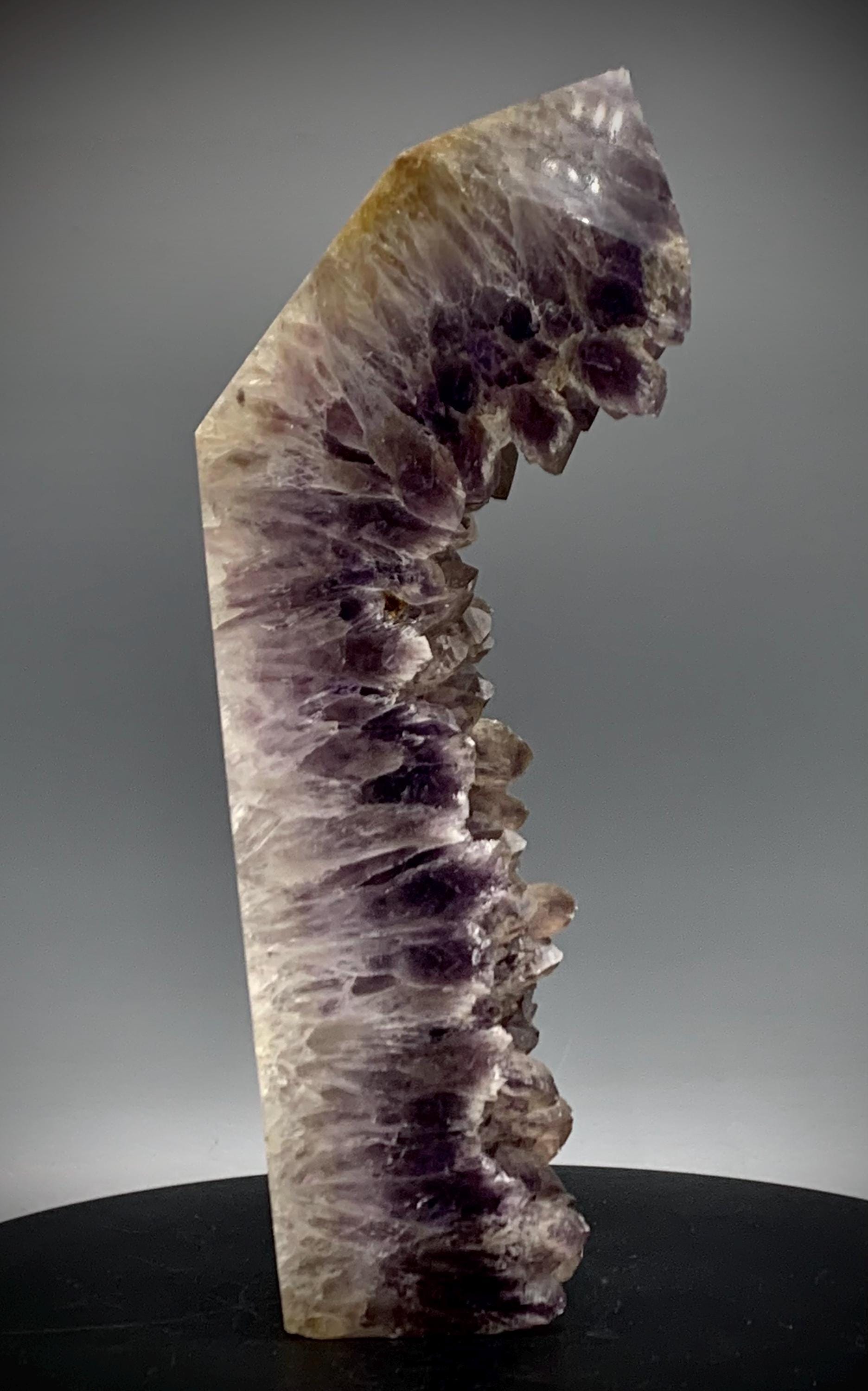 見事な天然アメジスト クラスター ポイント タワー - 唯一無二 - 3.11