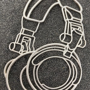 Headphone Necklace in Sterling Silver – Minimalist DJ Jewelry for Music Lovers