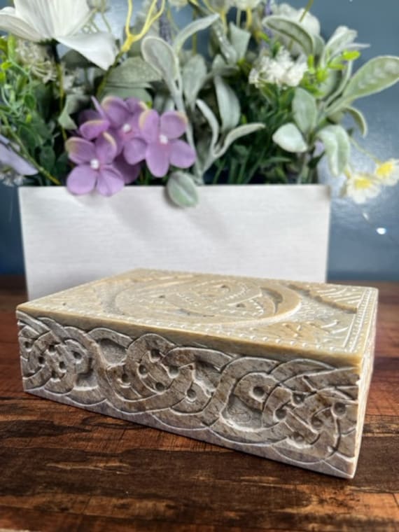 Vintage Carved Soapstone Box, Vintage Soapstone Box, … Gem
