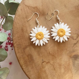 Handmade Daisy Earrings in Polymer Clay Silver