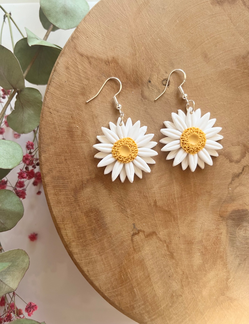 Handmade Daisy Earrings in Polymer Clay Silver