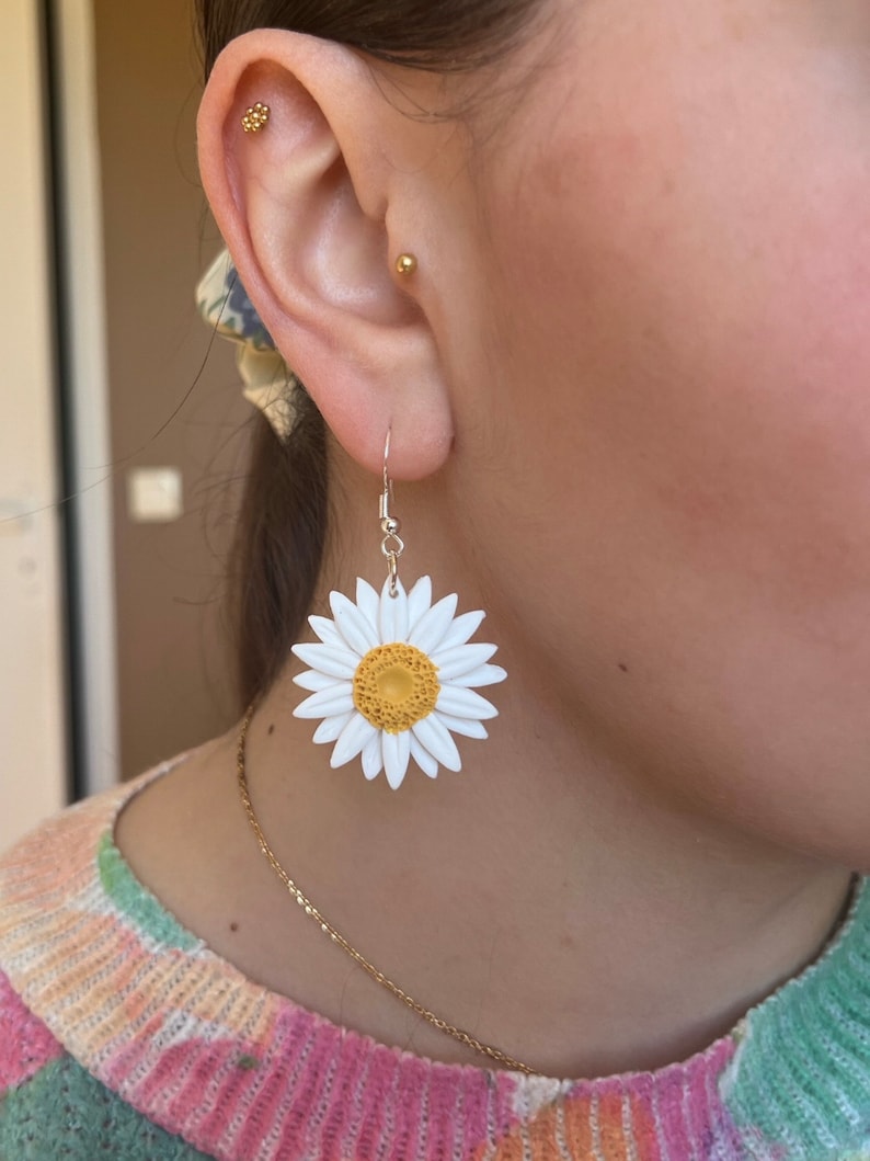 Handmade Daisy Earrings in Polymer Clay image 5