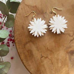 Handmade Daisy Earrings in Polymer Clay image 6