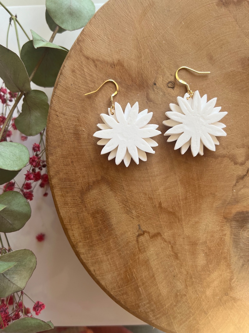 Handmade Daisy Earrings in Polymer Clay image 6