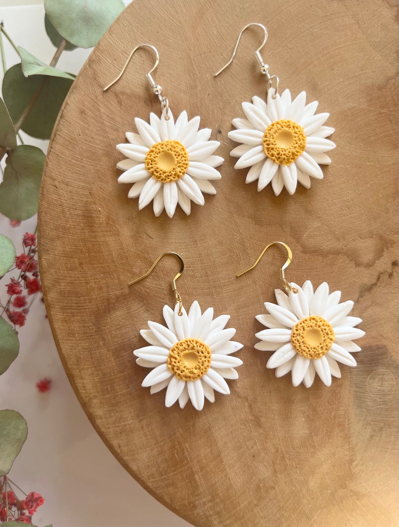 Handmade Daisy Earrings in Polymer Clay image 1