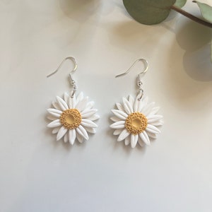 Handmade Daisy Earrings in Polymer Clay image 8