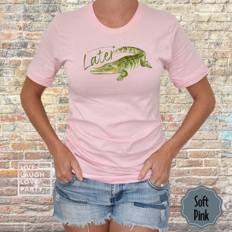 A fun later gator tee to add to your game day shirt collection or your Sunday fun day vibe.