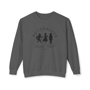 White Corded Rib Sequin Patched Nutcracker Graphic Drop Shoulder Sweatshirt