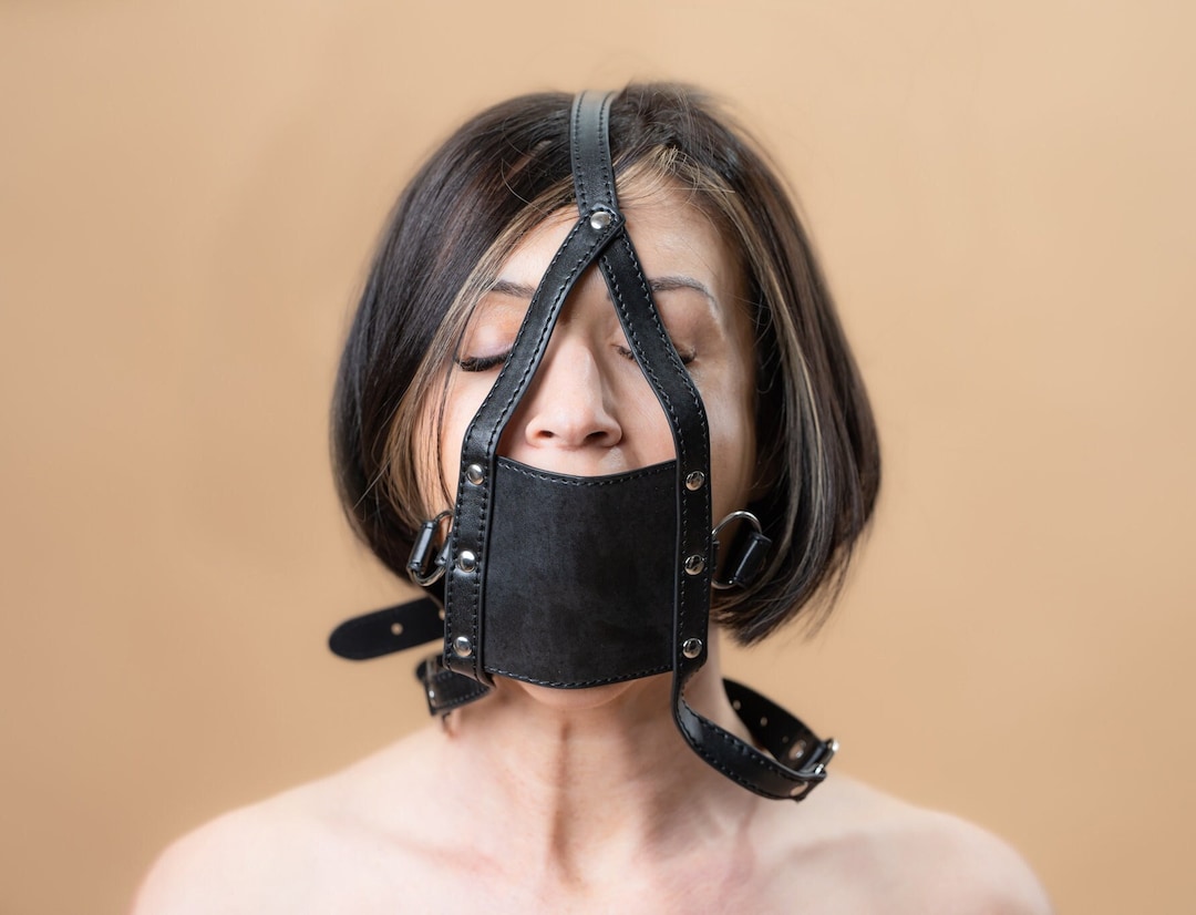 Panel Gag Harness BDSM Gag Mask With Breathable Plastic Ball On The panel-gag-harness-bdsm-gag-mask-with-breathable-plastic-ball-on-the