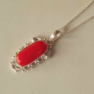 Natuurlijke rode koraalhanger, handgemaakte hanger, 925 sterlingzilveren hanger, boho-hanger, statementhanger, cadeau voor haar, valentijnscadeau
