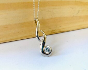 Zirkon Anhänger, Crystal Zircon Edelstein Anhänger in 925 Sterling Silber, handgemachter Anhänger, Heilung Halskette, Boho Schmuck Geschenk für Sie