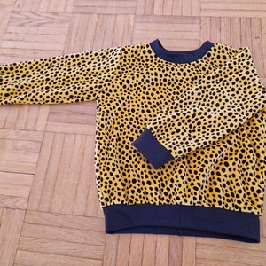 Basic sweater Nicki Leo, leo print, Nicki sweater children, velvet, velor, cuddly and cozy, various colors Yellow