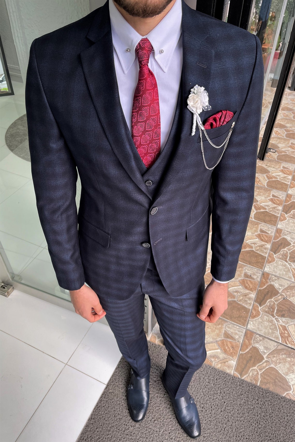 Men’s Navy Blue Plaid Slim Fit 3-Piece Suit – Two Button Vintage Style with Vest