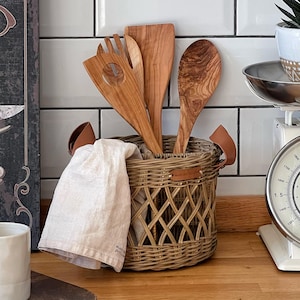 large rattan kitchen cutlery holder, vintage coffee bar utensil caddy, silverware storage organizer, flatware crock box