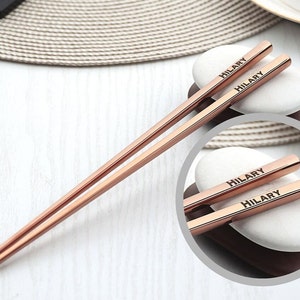 Individuelle Essstäbchen – lasergravierte personalisierte japanische Utensilien – aufmerksames Geschenk für eine Freundin