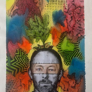 Puede incluir: Una pintura de acuarela de la cara de un hombre con una planta verde que crece de su cabeza. El fondo es un diseño abstracto colorido con remolinos, líneas y puntos.